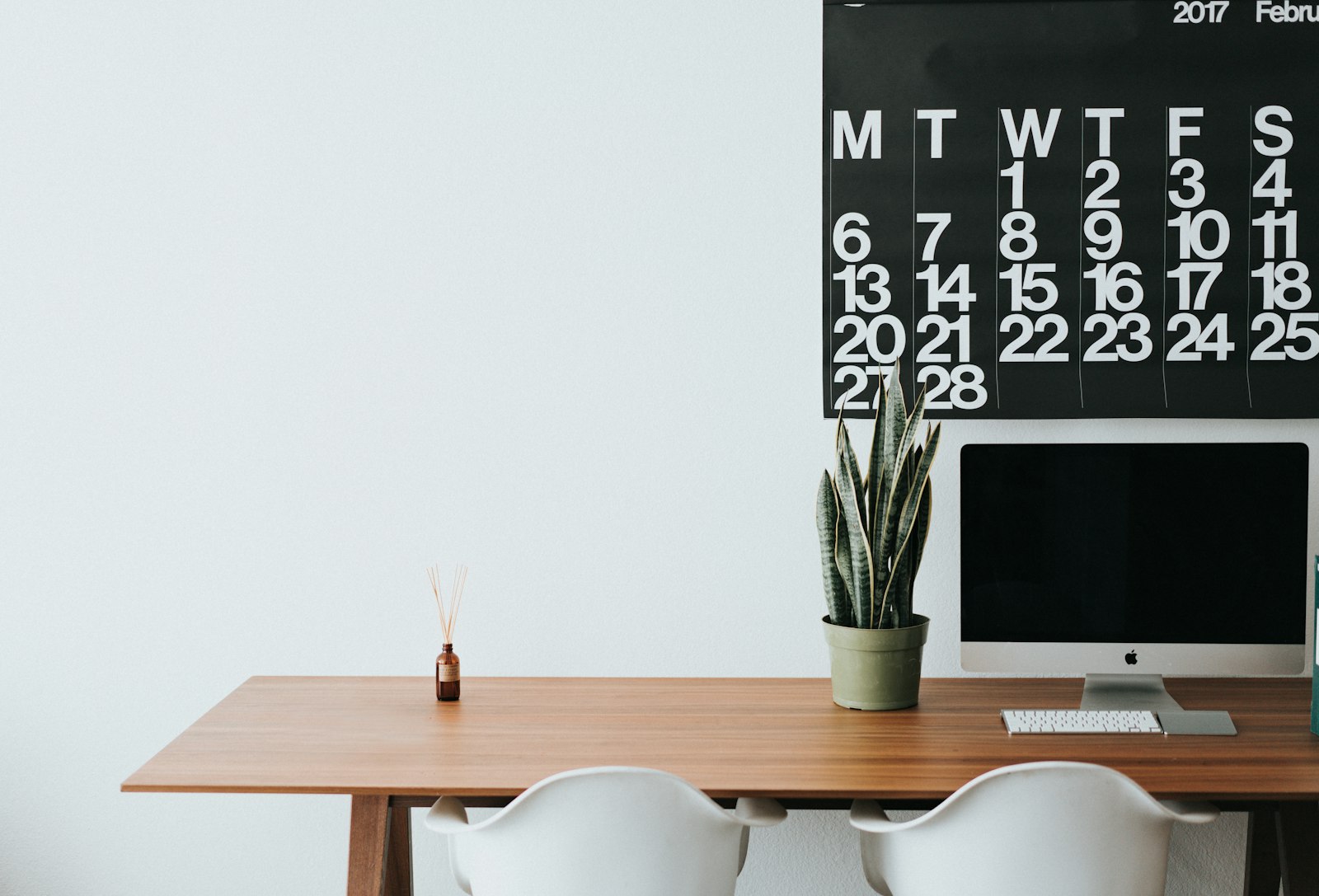 How to Translate LearnDash and LMS Courses with AI Computer on a desk representing LMS course translation
